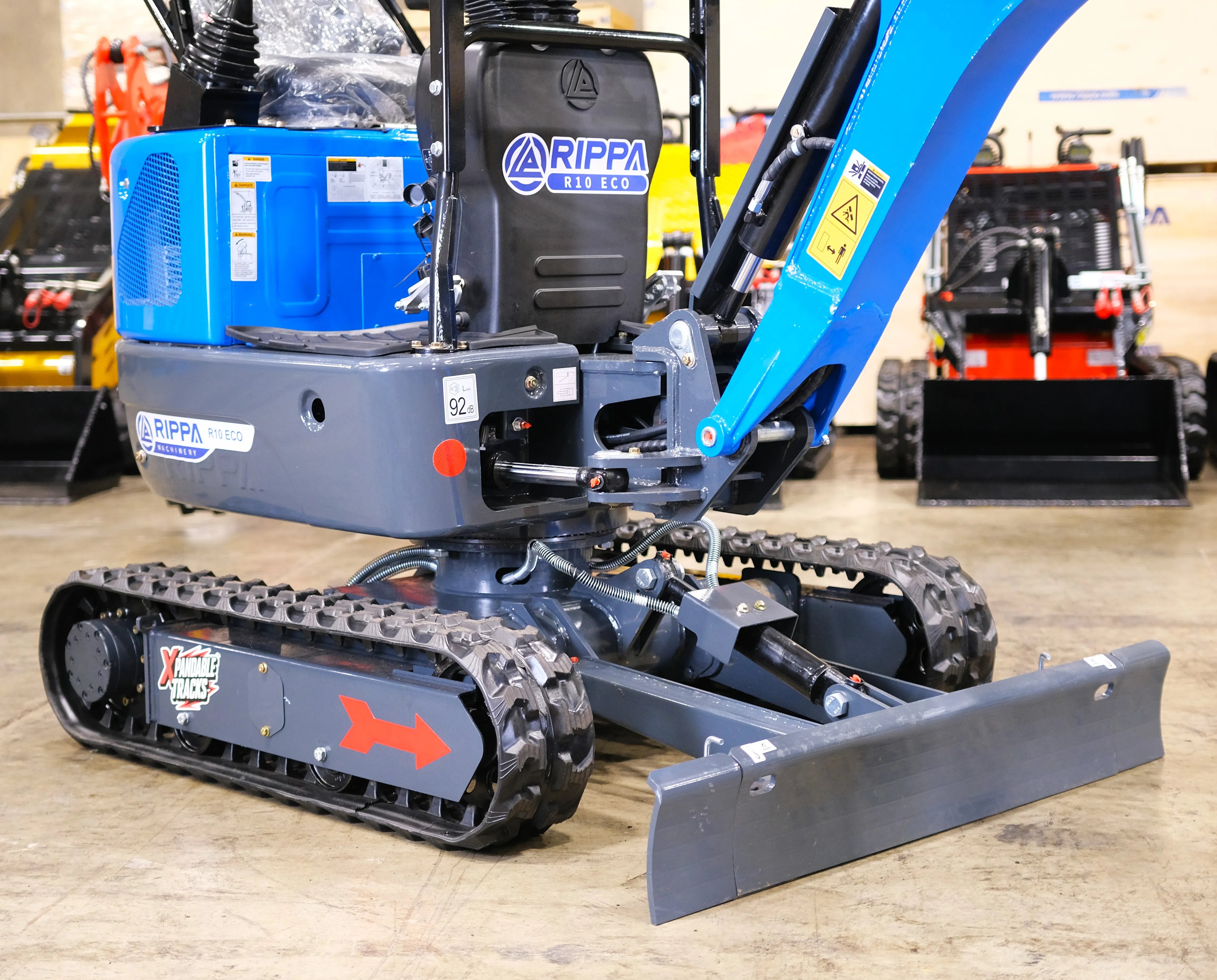 R10 ECO — minikoparka Rippa zdjęcie 9