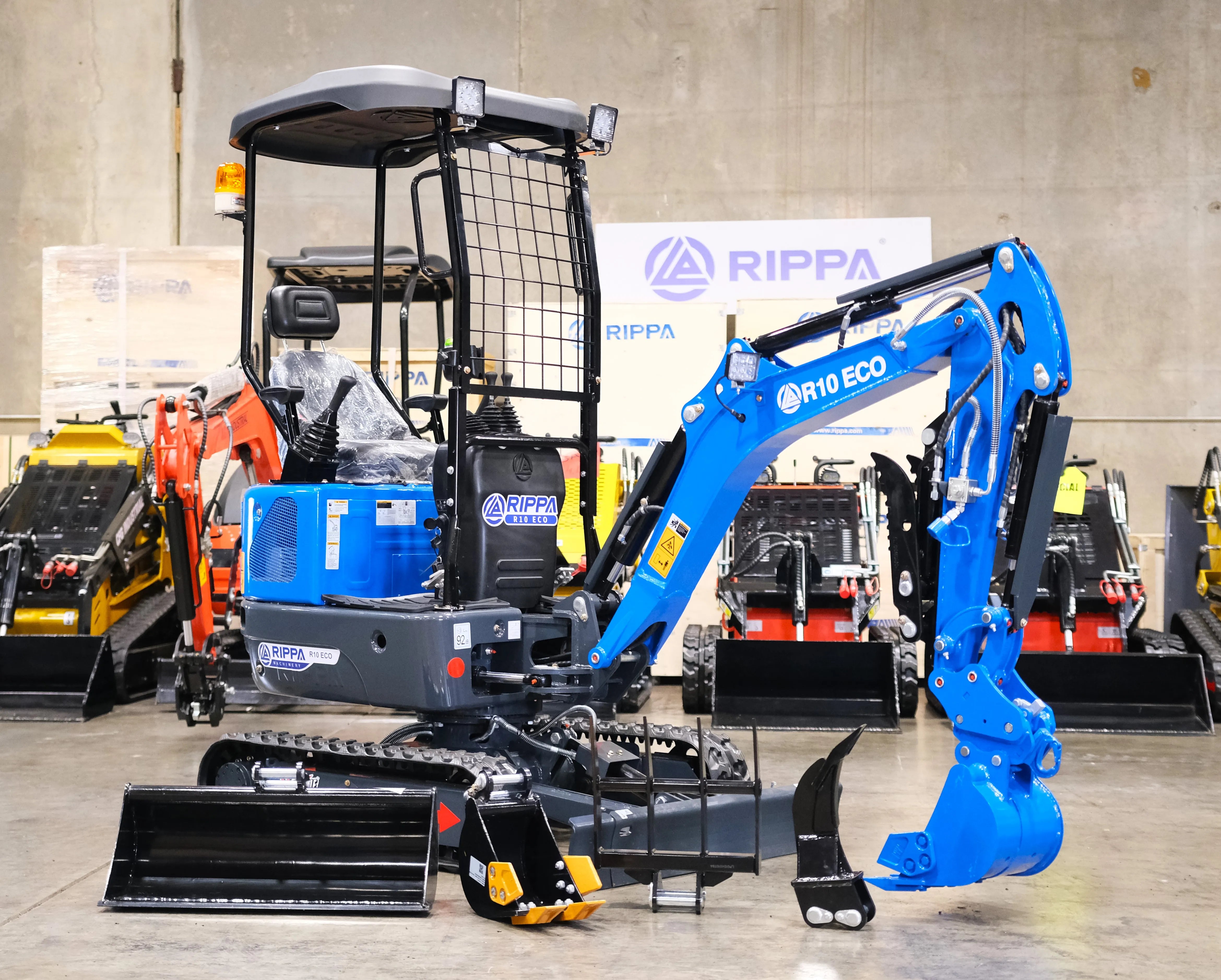 R10 ECO — minikoparka Rippa zdjęcie 2