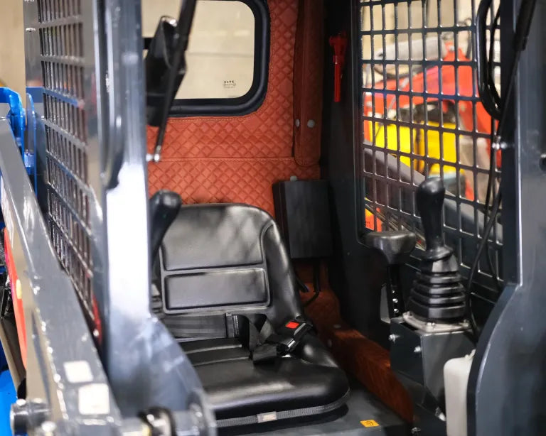 RS-07 na gąsienicach. KUBOTA silnik. — miniładowarka Rippa zdjęcie 4